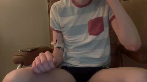 twinkie_lad117 online show from October 4, 7:13 am