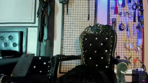 Clio  Tadeo online show from May 18, 2:52 am