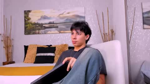 Tyler online show from October 25, 3:52 am