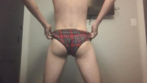 tylerrrr0429 online show from July 12, 4:03 am