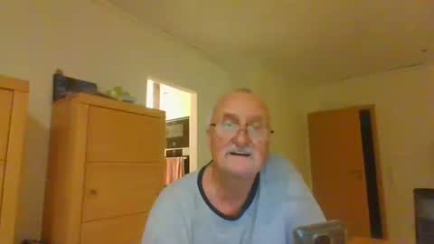 Ulli online show from June 4, 8:26 pm