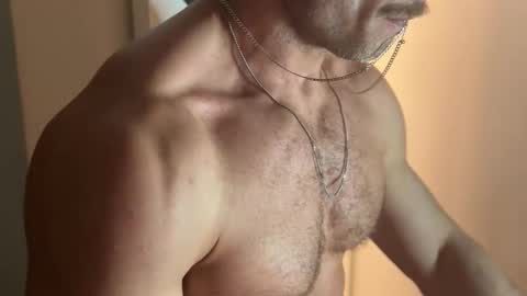 Um CM online show from March 19, 11:52 pm