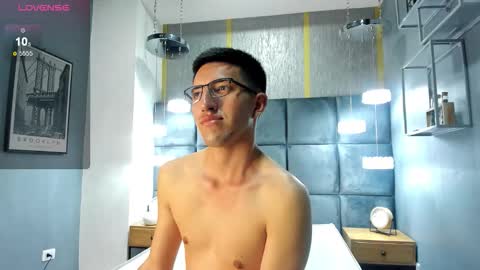 Un Slutty online show from October 7, 9:08 pm