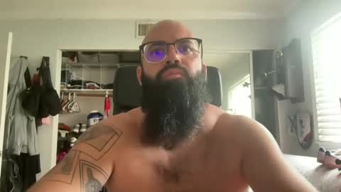 Snapshot of uncutbeard129840 chatting on September 22, 7:24 pm uncutbeard129840 online show from September 22, 7:24 pm