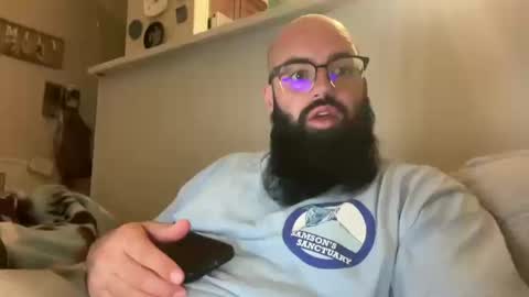 Snapshot of uncutbeard129840 chatting on October 11, 3:10 am uncutbeard129840 online show from October 11, 3:10 am