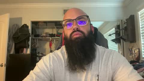 Snapshot of uncutbeard129840 chatting on October 23, 11:51 pm uncutbeard129840 online show from October 23, 11:51 pm