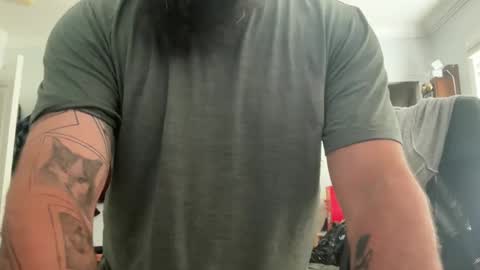 uncutbeard129840 online show from April 16, 12:21 am