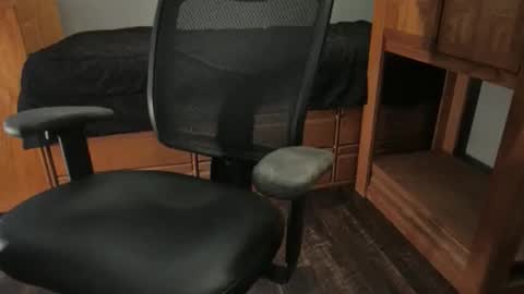 UrFavTwink online show from April 6, 5:03 pm