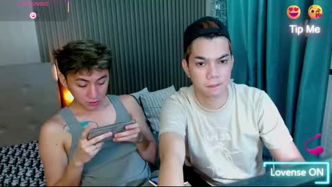 Snapshot of urdeityoflove_ chatting on November 1, 9:08 pm rose and khristine online show from November 1, 9:08 pm