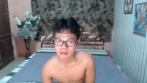urdreamboy_doms online show from July 4, 7:33 am