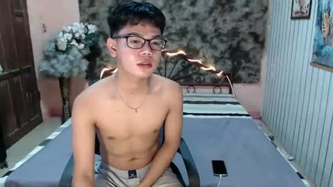 urdreamboy_doms online show from July 14, 5:33 am