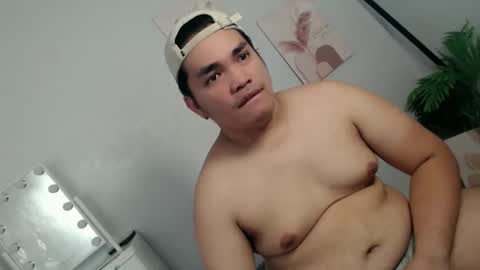 ure_fattytoy143 online show from March 2, 7:15 am
