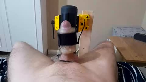 usedtoy72 online show from April 11, 3:04 pm