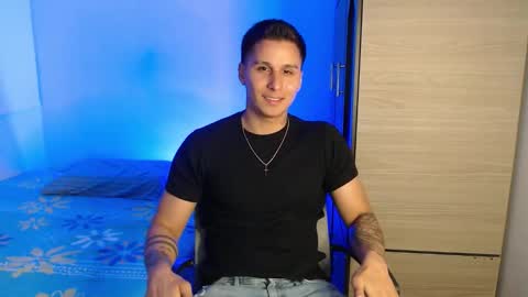 VALENTINO online show from November 13, 7:18 pm