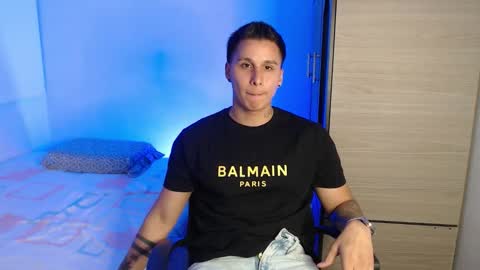 VALENTINO online show from December 18, 9:22 pm