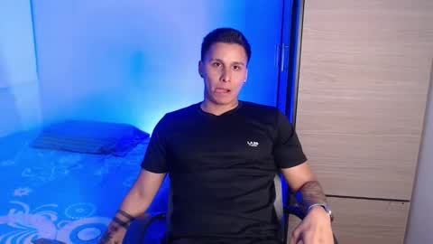 VALENTINO online show from January 6, 11:42 pm