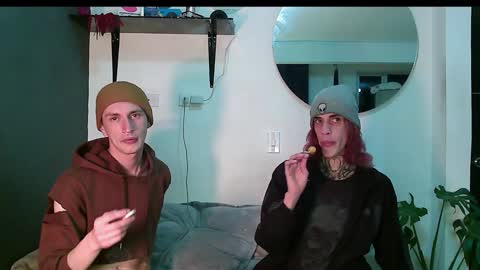 Snapshot of vamp_noah chatting on February 8, 2:26 am Vamp Noah and Dan online show from February 8, 2:26 am