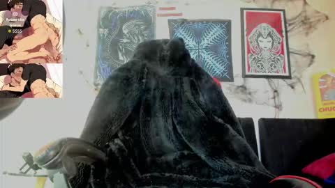 Snapshot of vampiredavyd chatting on October 22, 2:48 am david guzman i model independenthelp me with a thumbs up online show from October 22, 2:48 am