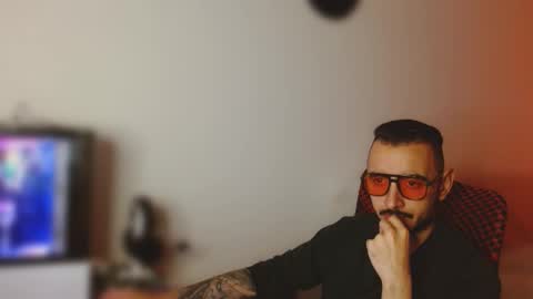 vanderheyl online show from October 22, 5:33 am