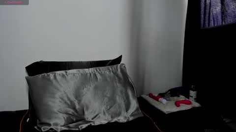 Van online show from February 27, 4:43 pm