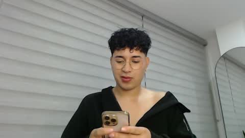 Snapshot of velascosexyboy chatting on March 6, 2:41 am velascosexyboy online show from March 6, 2:41 am