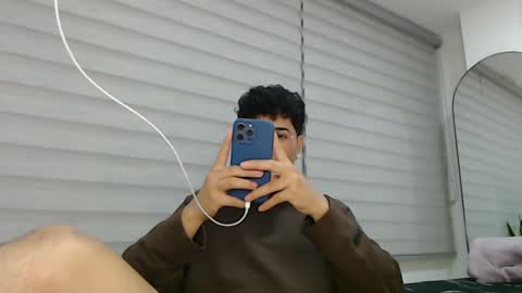 Snapshot of velascosexyboy chatting on February 6, 2:44 am velascosexyboy online show from February 6, 2:44 am