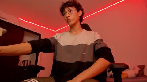 juansito online show from October 4, 8:30 am