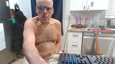 verysmallpeni online show from December 15, 7:57 am