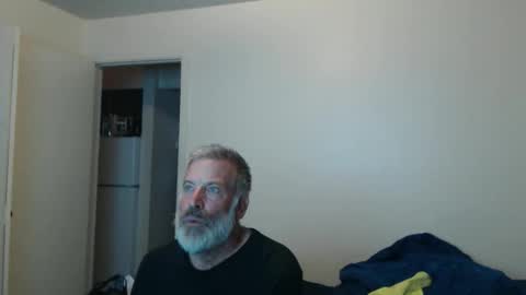 Snapshot of veryveryhairmanindenver chatting on October 24, 12:24 am hairy man online show from October 24, 12:24 am