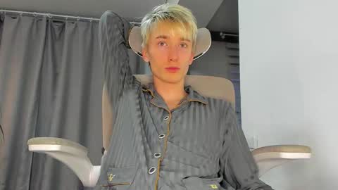 vibemygirl online show from November 13, 10:53 am