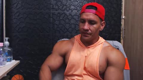 Viktor Herrera online show from October 18, 6:24 pm