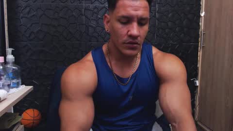 Viktor Herrera online show from October 19, 8:45 pm