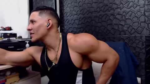 Viktor Herrera online show from February 14, 6:40 pm