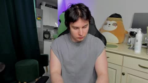 Vincent Strong online show from April 13, 9:43 am