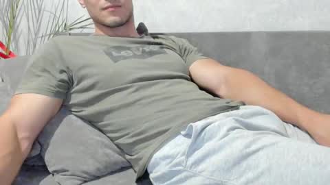 Vincent.  uncut 18cm online show from September 17, 5:58 pm