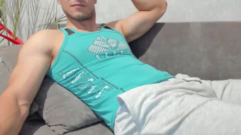 Vincent.  uncut 18cm online show from September 18, 5:59 pm