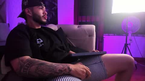 Vincent online show from January 12, 5:00 am