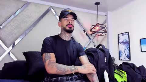 ---Vinzen--- online show from November 10, 5:34 am