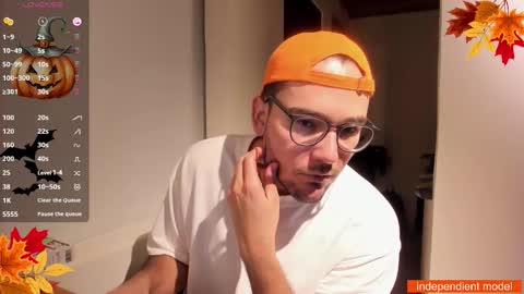 Vito Ferrer online show from October 2, 11:20 pm