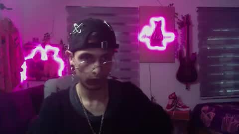 vl21cm online show from October 12, 9:25 am