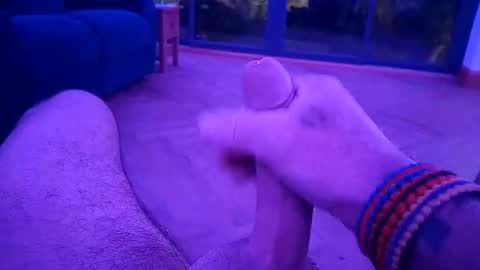 Snapshot of voyeur1391365 chatting on October 14, 9:33 pm voyeur1391365 online show from October 14, 9:33 pm