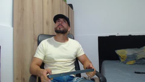 WALTER BROWN  online show from November 15, 7:49 pm