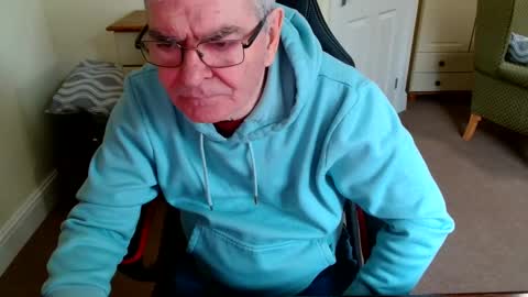 Snapshot of wanttobefree22 chatting on October 24, 10:39 am wanttobefree22 online show from October 24, 10:39 am