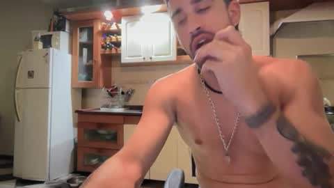 wearetwo online show from January 10, 8:51 am