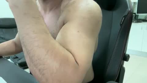 Weapon X online show from February 8, 9:08 pm