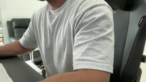 Weapon X online show from February 3, 2:53 am