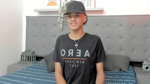 WES online show from February 2, 2:58 pm