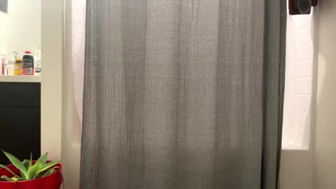 whatsinmystucco online show from February 3, 12:30 am