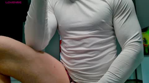 Max online show from March 31, 1:02 pm