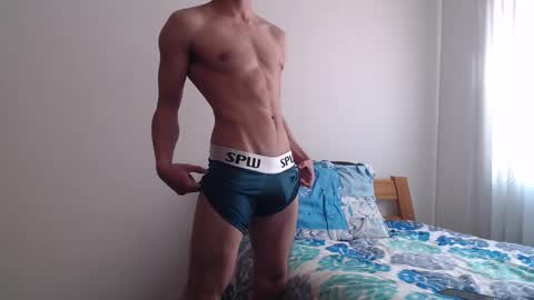 Snapshot of whiteboymask chatting on February 18, 7:00 pm Whiteboymask online show from February 18, 7:00 pm